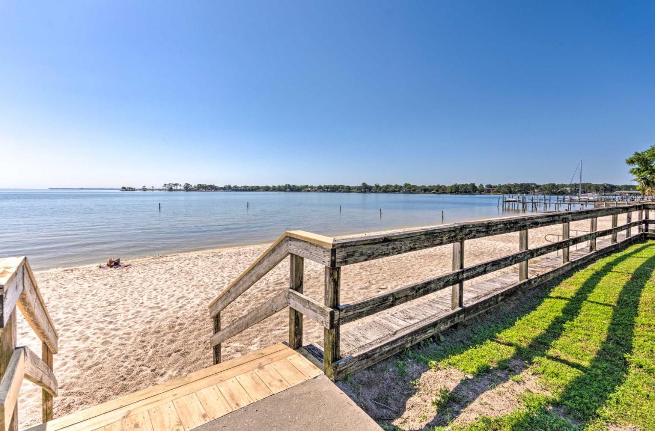 Fort Walton Coastal Retreat With Yard Walk To Beach شاطئ فورت والتون المظهر الخارجي الصورة