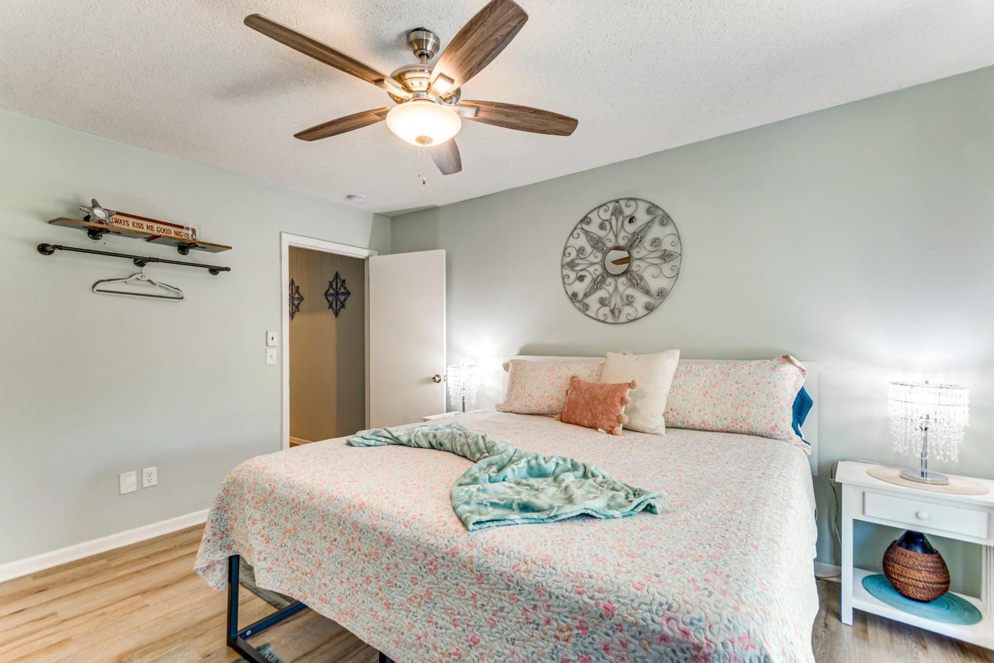 Fort Walton Coastal Retreat With Yard Walk To Beach شاطئ فورت والتون المظهر الخارجي الصورة