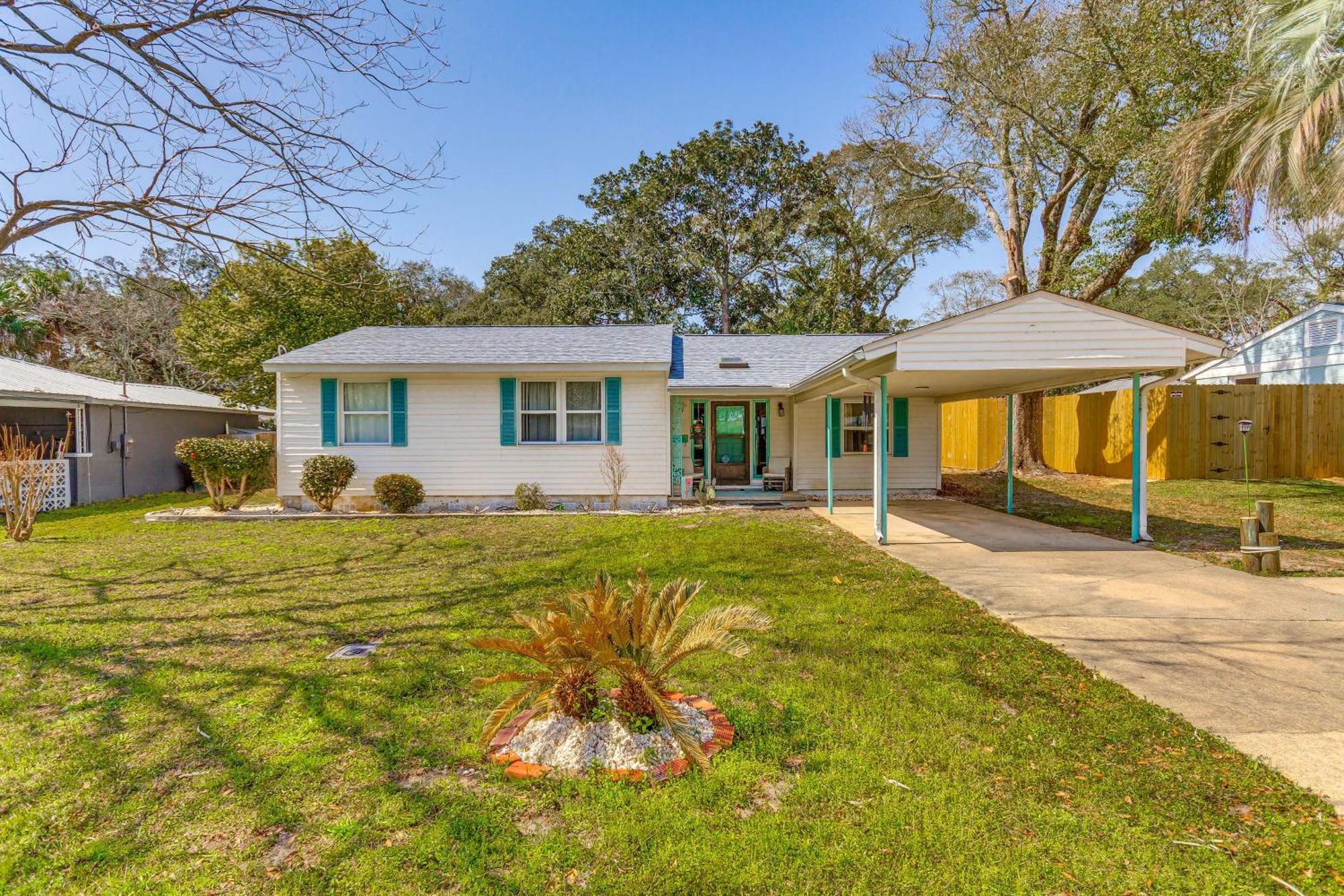 Fort Walton Coastal Retreat With Yard Walk To Beach شاطئ فورت والتون المظهر الخارجي الصورة
